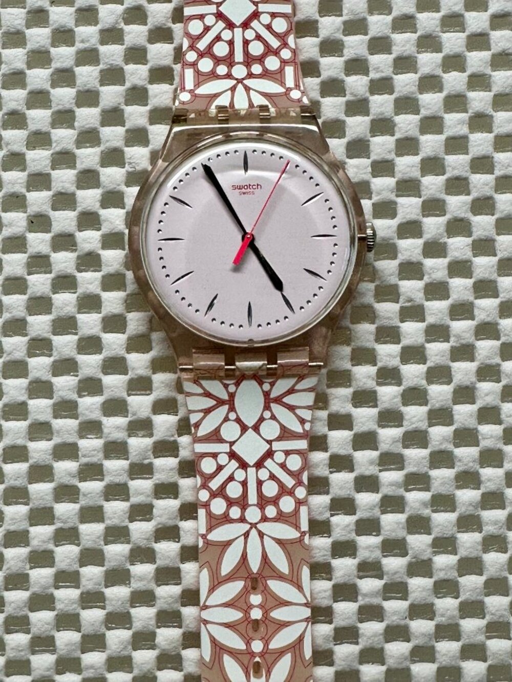 Swatch Fleurie SUOP109 Contemporary 2018